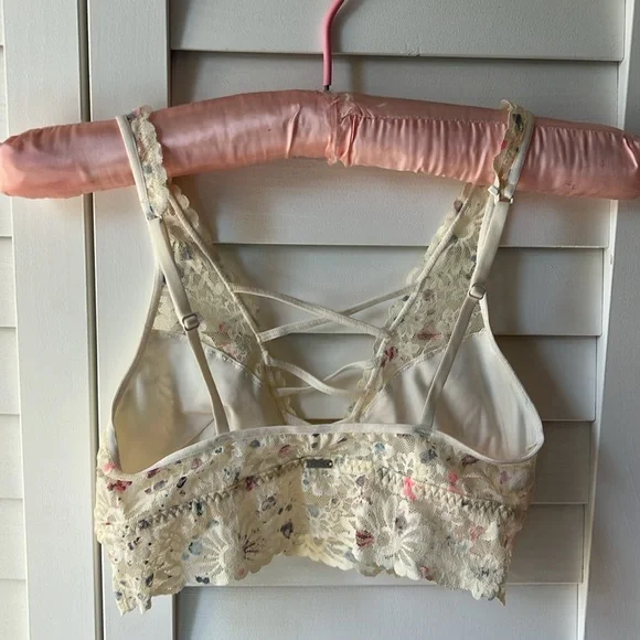 PINK by Victoria’s Secret - Lace Bralette - Small - Picture 2 of 6